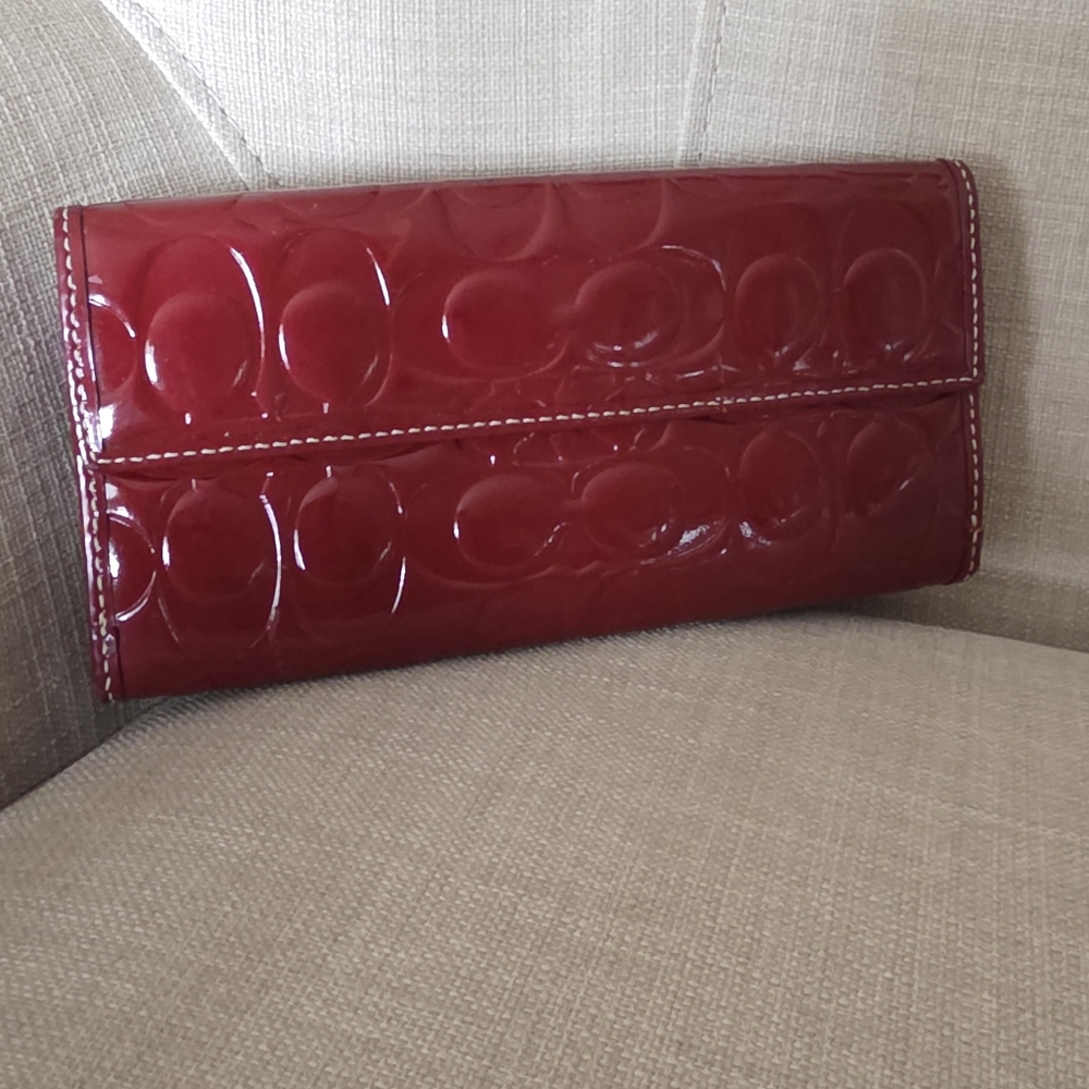 Vintage Coach Brick Red Signature Embossed Patent Leather Turnlock Wallet - Picture 8 of 13